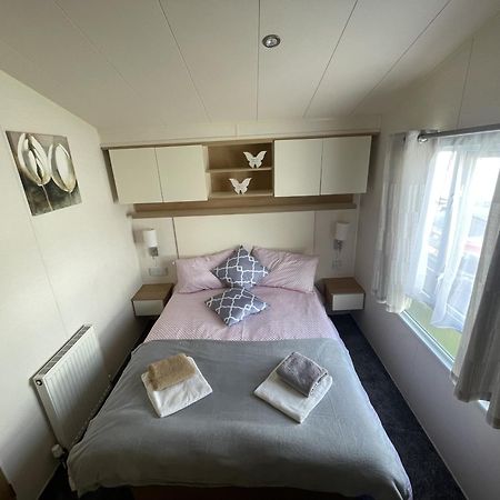 2 Bedroom Caravan, Edi Rita, Robin Hood, Pet Friendly Meliden Esterno foto